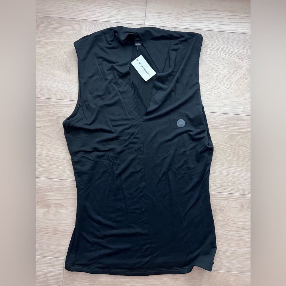 RW & Co black fitted top